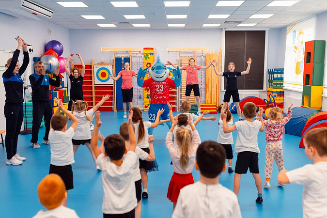 ВК «Динамо-Анапа» совместно с «Академией волейбола ВФВ» посетили детский сад «Песковичок»